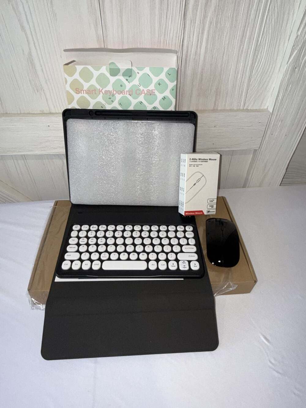 Smart Keyboard Case and Wireless Mouse Combo for 10.2inch iPad Black